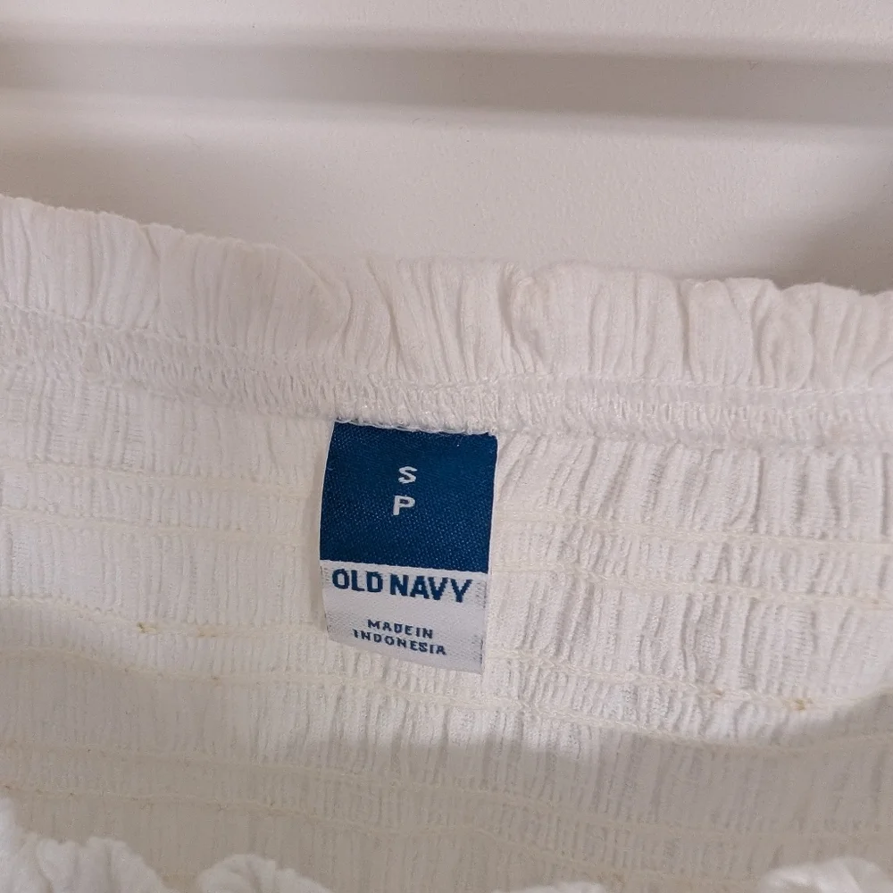 OLD NAVY PUFF SLEEVES SMOCKED BABY DOLL BLOUSE SIZE SMALL - Picture 4 of 5